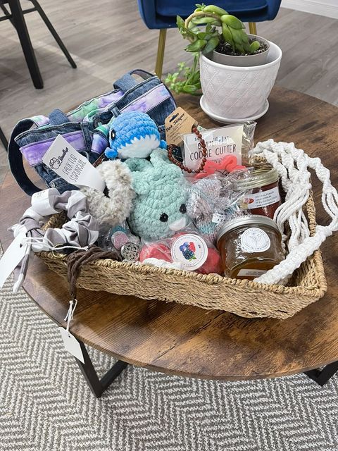 L'Artisan Raffle - Handmade Items