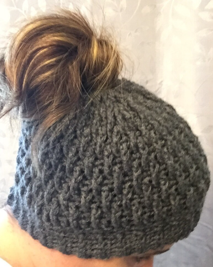 Messy bun hat pattern, crochet pattern, endless Textured Messy Bun hat pattern, ponytail hat pattern, messy hat, messy bun hat, ponytail hat